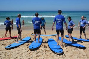 Learn to surf in Bondi