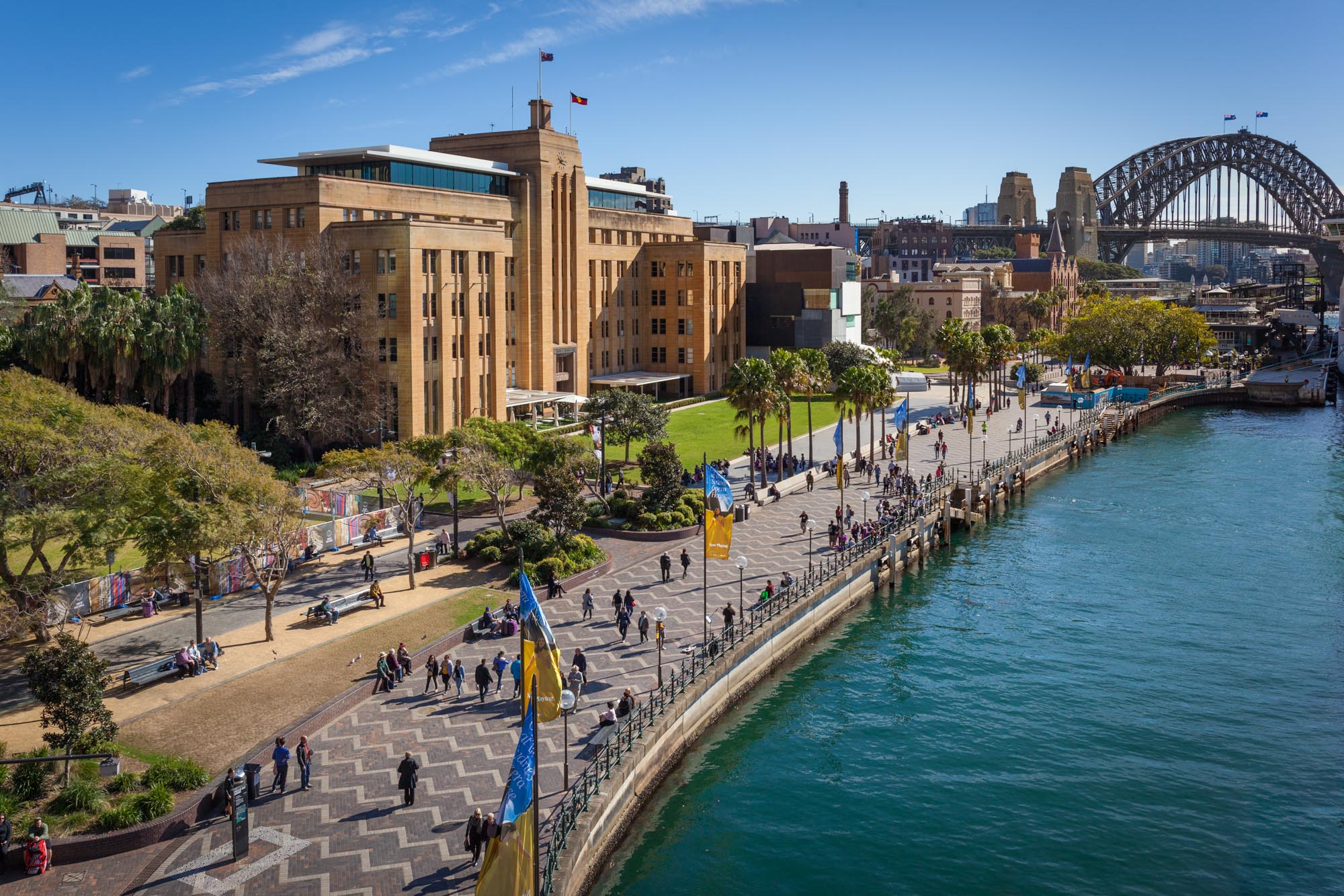 Walking tours of Sydney